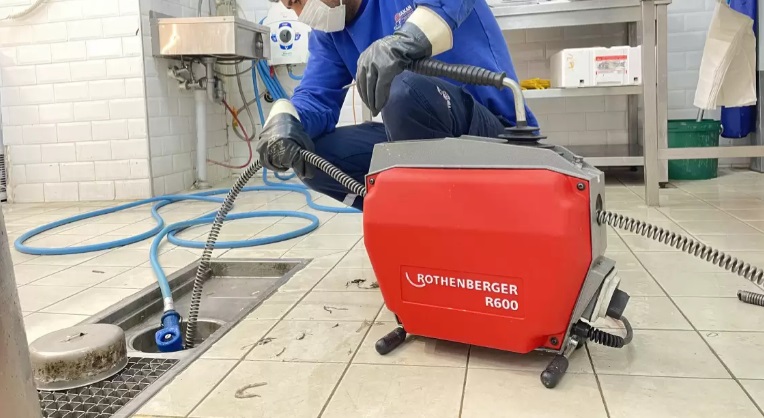 Sultanbeyli'de Tesisatci Gider Klozet Açma 